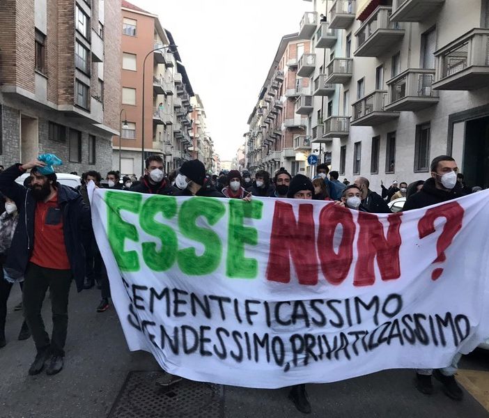 Il corteo &quot;No Esselunga&quot; di sabato 15 gennaio nella zona del Comala