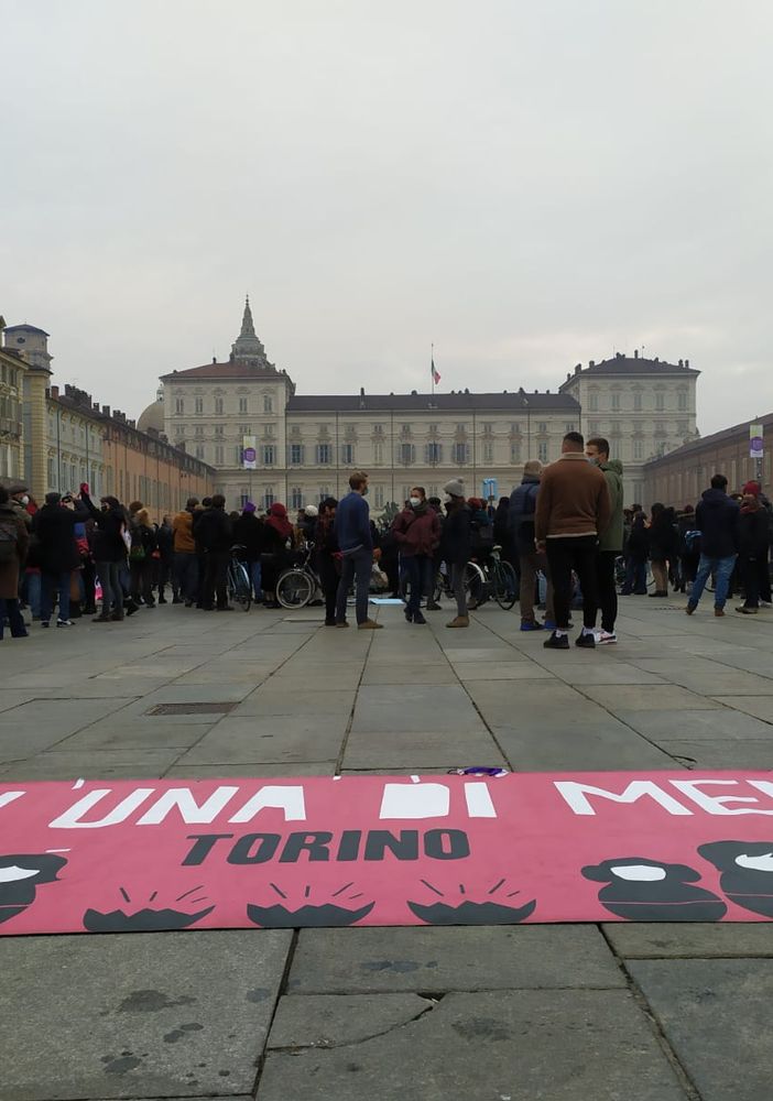 Non Una di Meno abbatte il muro e rilancia la propria mobilitazione per le donne: “Non faremo un passo indietro” [FOTO e VIDEO]