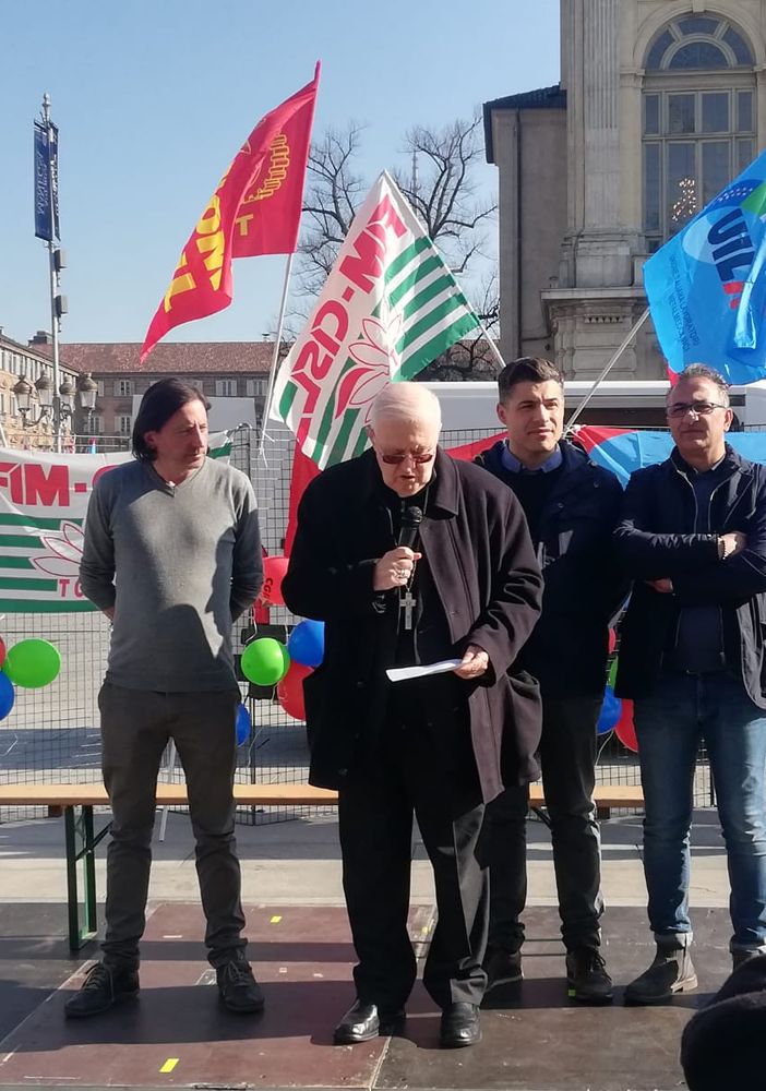 Nosiglia ad un presidio pro Embraco - foto di repertorio