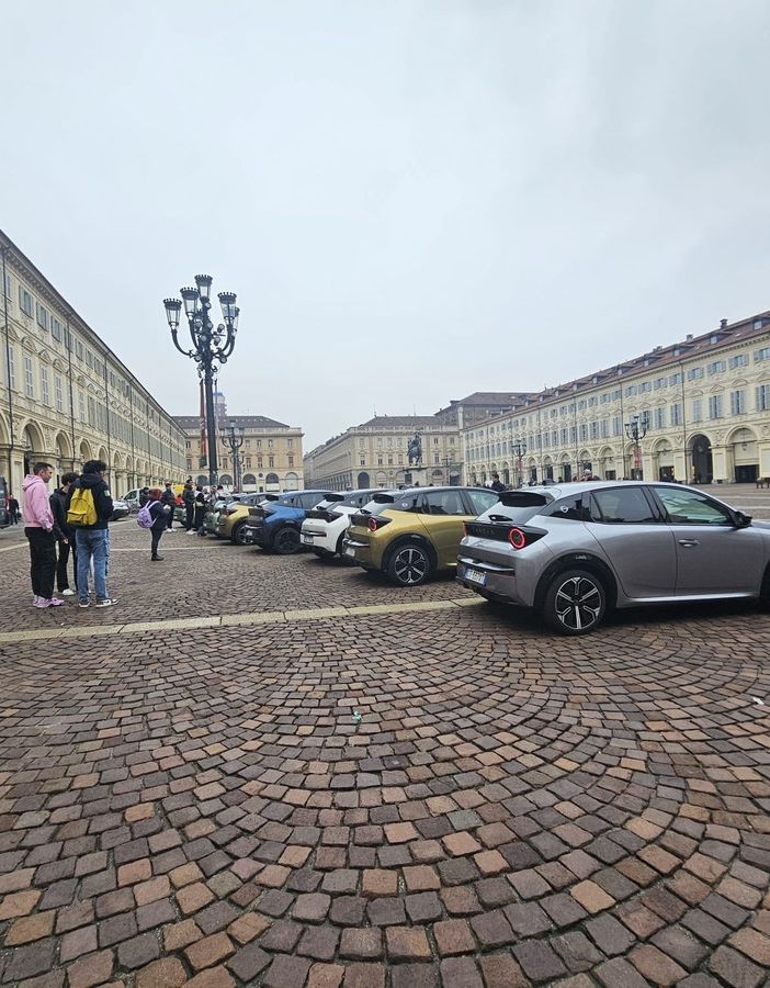 Piazza San Carlo diventa show room per la nuova Lancia Ypsilon