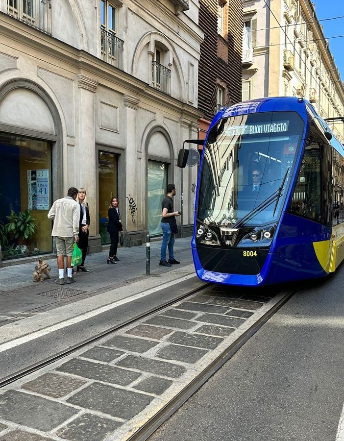 nuovi tram hitachi rail