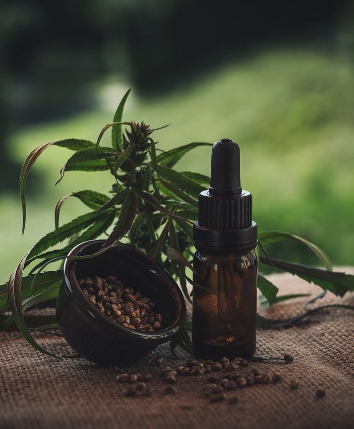 Olio di CBD: come sceglierlo ed utilizzarlo per trarne beneficio
