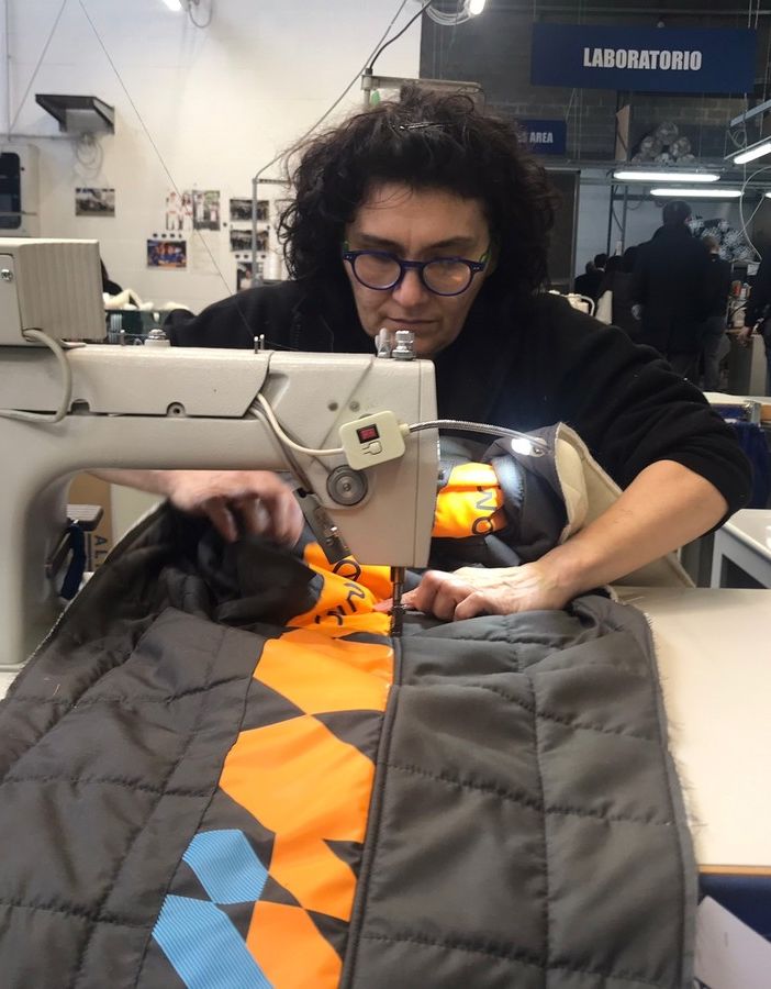Operaia al lavoro