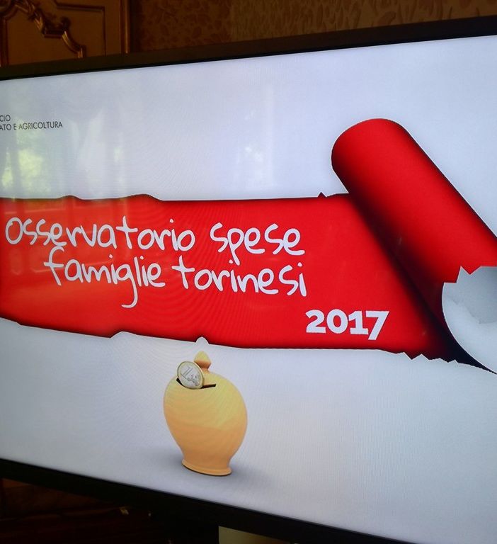 I torinesi riscoprono l'ottimismo. E spendono di più (+3,2%) anche per togliersi qualche sfizio (VIDEO)