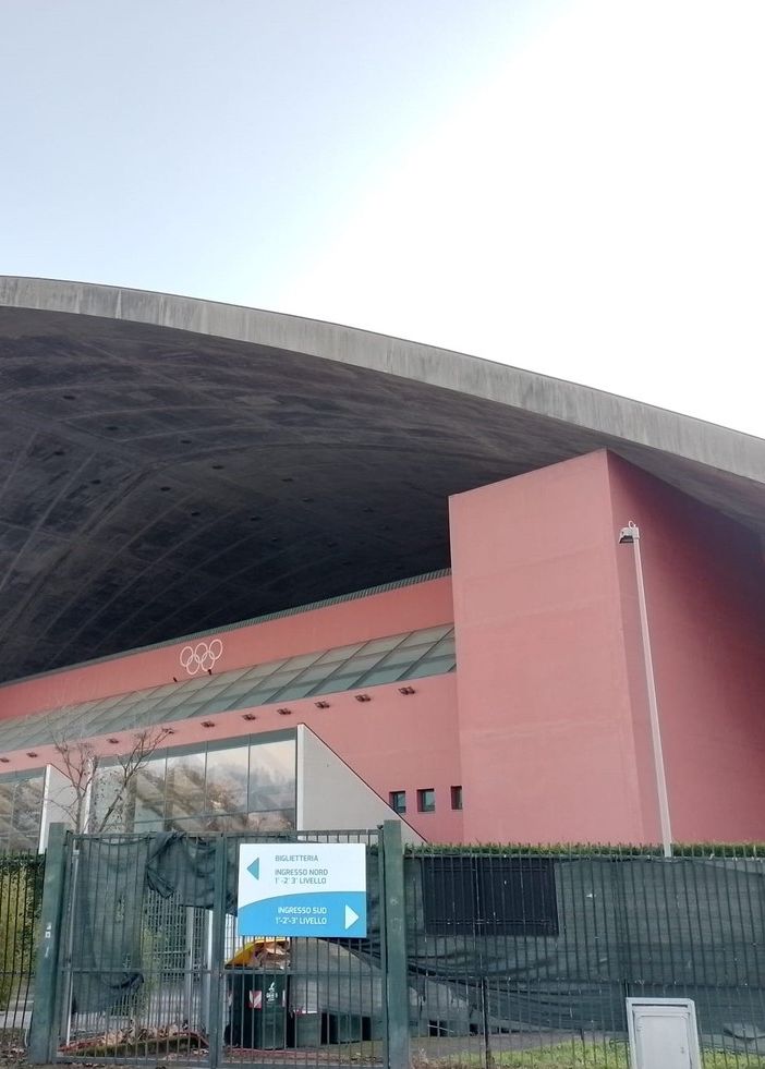 Un quadruplo axel verso le Universiadi: Ilia Malinin si unisce allo spettacolo del Palavela