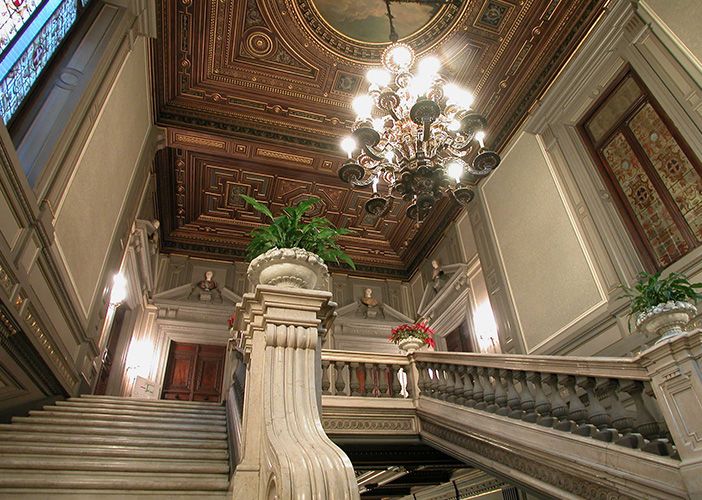 A Palazzo Cisterna si racconta quel viaggio di nozze in mongolfiera che finì sulle rocce della Savoia