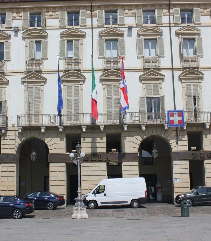 palazzo della regione piazza castello