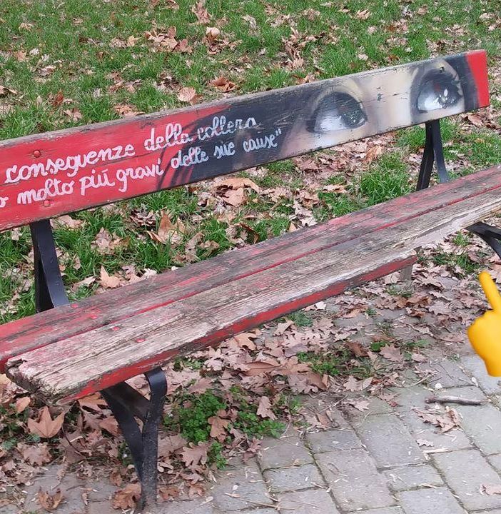 Vandalizzate le panchine rosse di Parella