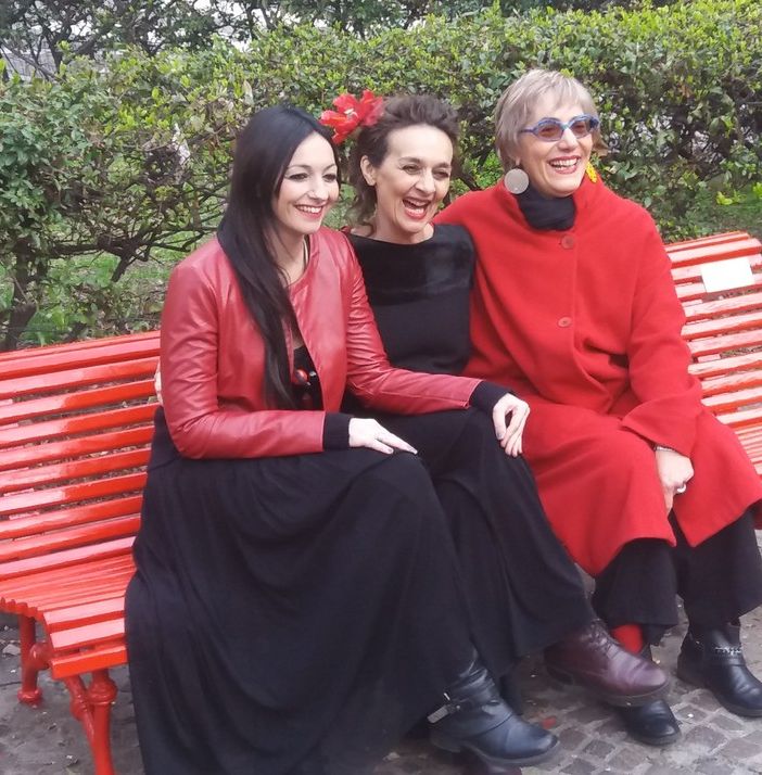 L'inaugurazione della panchina rossa a San Salvario lo scorso marzo