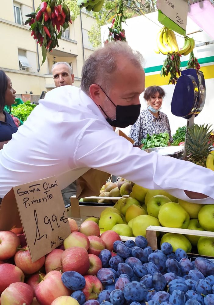 Paolo Damilano al mercato di Santa Rita di corso Sebastopoli