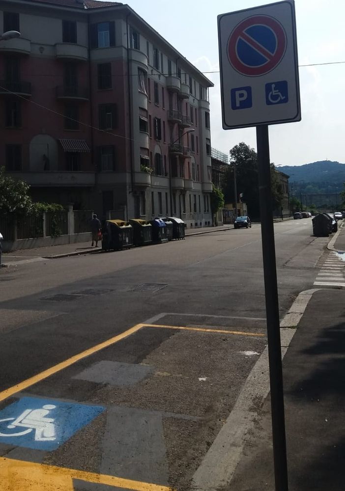 In via Montevideo si creano parcheggi: &quot;Nuovo utilizzo per una vecchia fermata in disuso&quot;