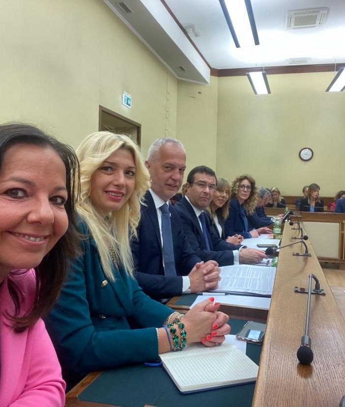 Rai, la Lega: &quot;Da ‘Presa diretta’ gravissima informazione su carne sintetica, violati obblighi contrattuali&quot;