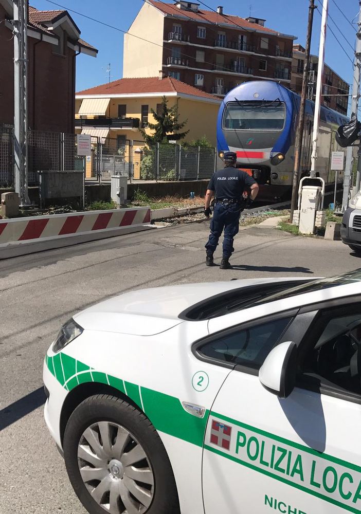 Guasto al passaggio a livello, traffico in tilt a Nichelino