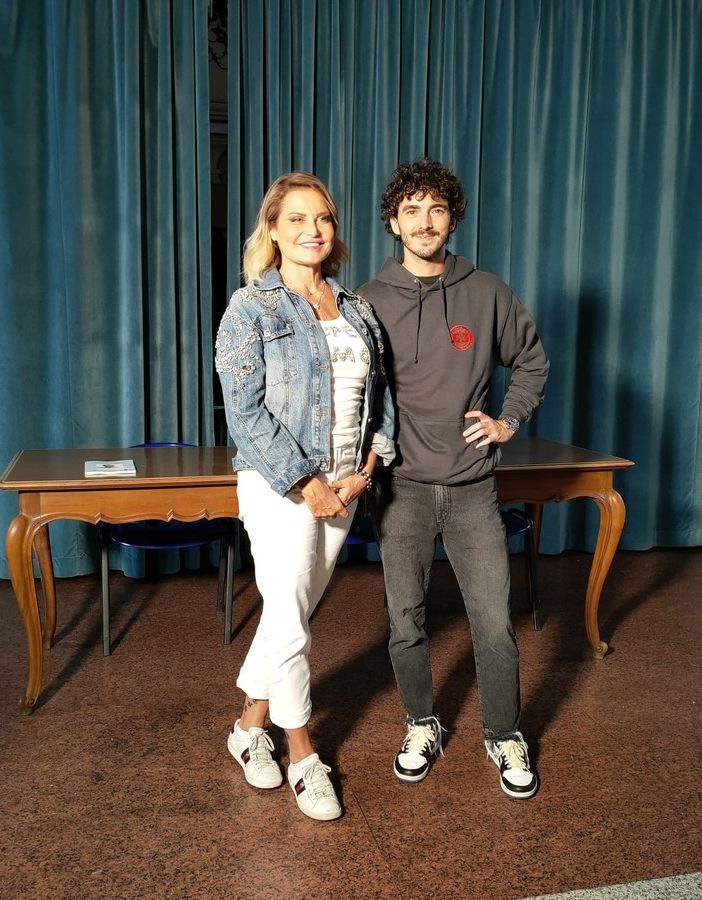Simona Ventura e Pecco super ospiti a Chivasso per la Festa dei Nocciolini [VIDEO]