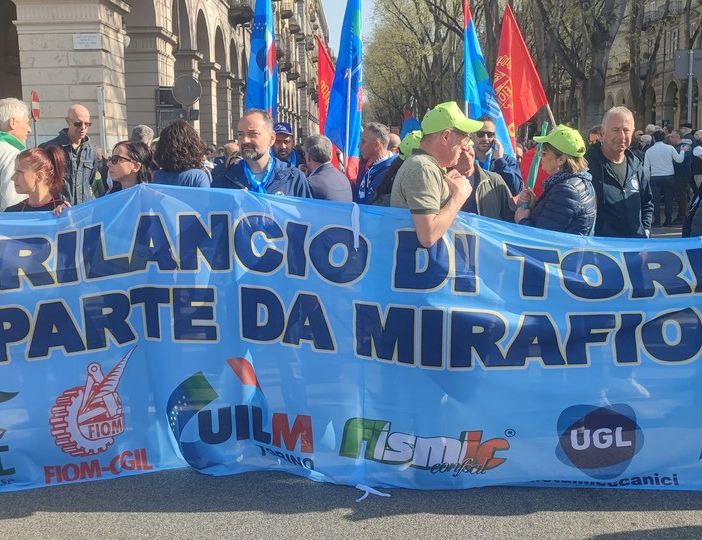 operai di Mirafiori in manifestazione