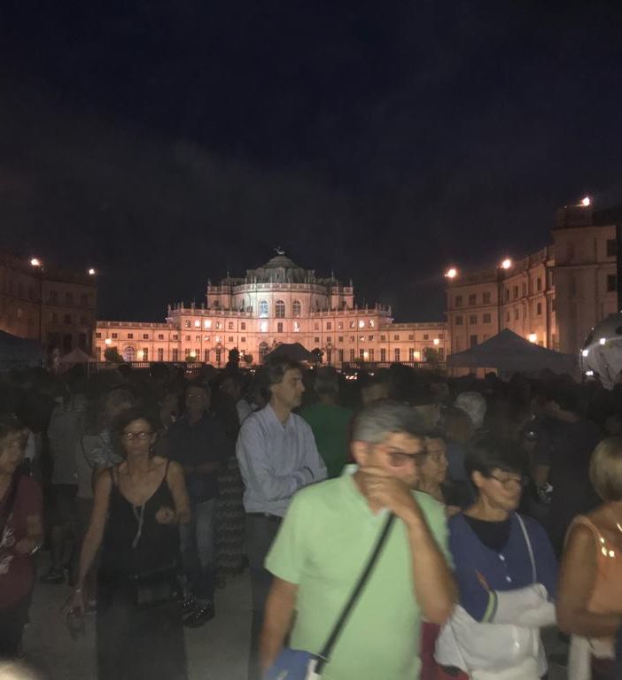Stupinigi Sonic Park, chiusura tra le polemiche: numerose persone col biglietto rimaste fuori al concerto di Eros Ramazzotti