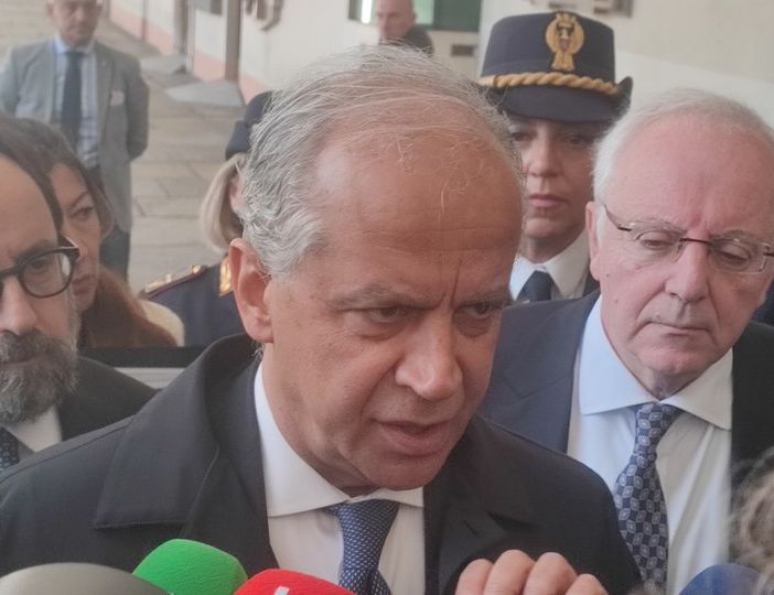Incidenti tra studenti e polizia, Piantedosi: &quot;Va trovato il giusto equilibrio&quot;