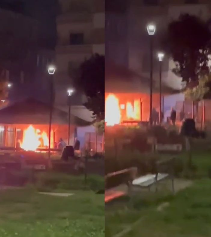 A fuoco alcuni divani. Danneggiate le panchine e parte del chiosco