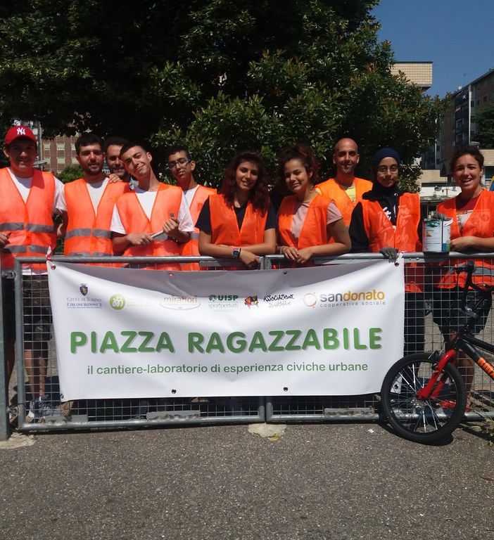 Piccoli falegnami e curatori del verde: a Mirafiori si cresce con i lavori manuali (FOTO)