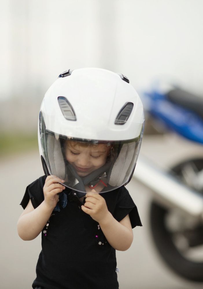 Come funziona e chi può richiedere l'assicurazione moto familiare