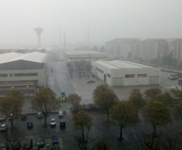 Pioggia, vento e anche grandine: ondata di maltempo su Torino