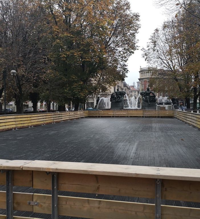 Natale a Torino, slitta l'apertura della pista di pattinaggio di piazza Solferino