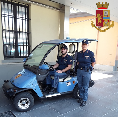 Torino Porta Nuova, uomo va in giro con borsoni contenenti carne di pollo: interviene la polizia ferroviaria