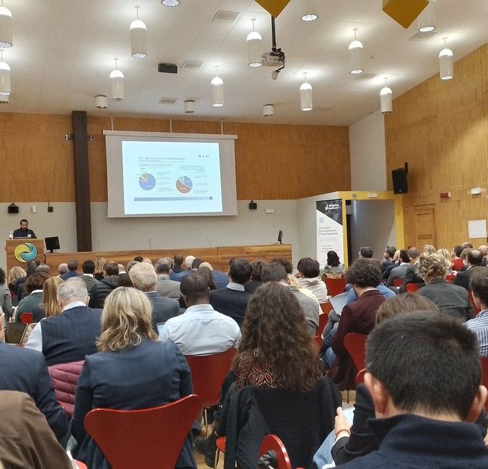 Sala convegni a Envipark gremita di pubblico