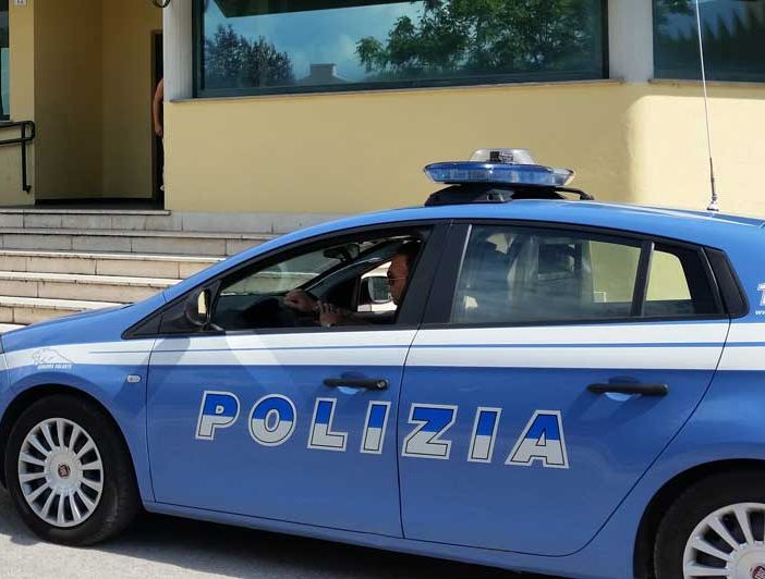 Torino, rapinatore “incastrato” dal giubbotto alla moda