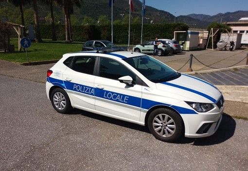 Albenga, sorpreso mentre cedeva cocaina a un imprenditorie torinese: spacciatore 27enne in manette