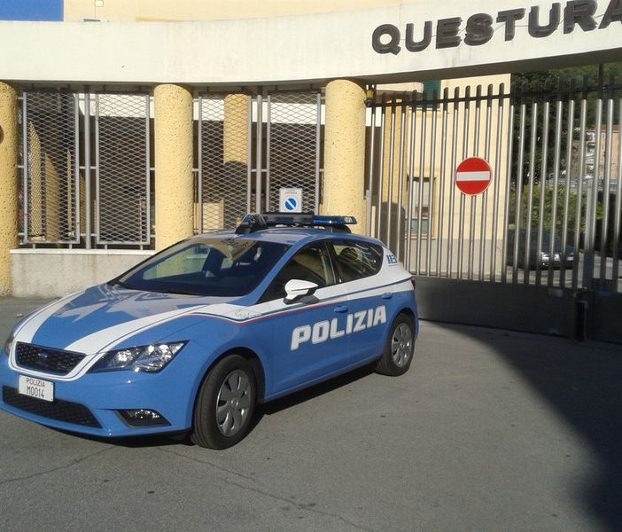 Prof preso a botte da due genitori: aveva punito il figlio per un ritardo