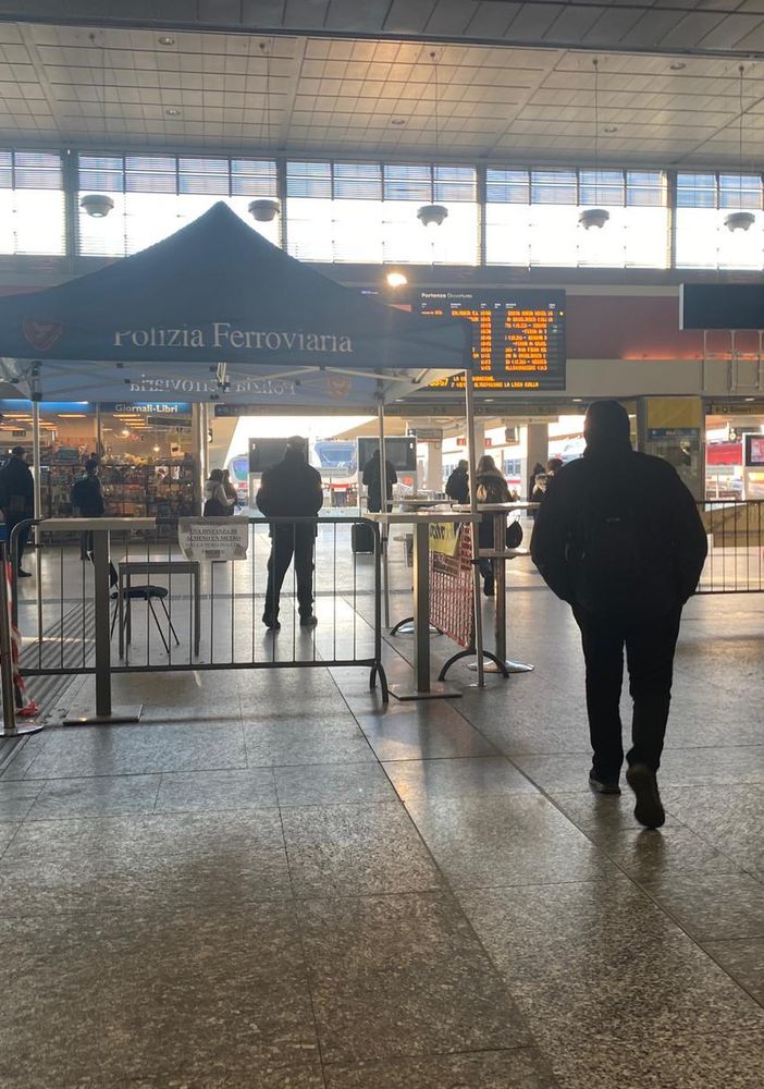 immagini di Porta Nuova e delle vie adiacenti oggi, venerdì 18 dicembre
