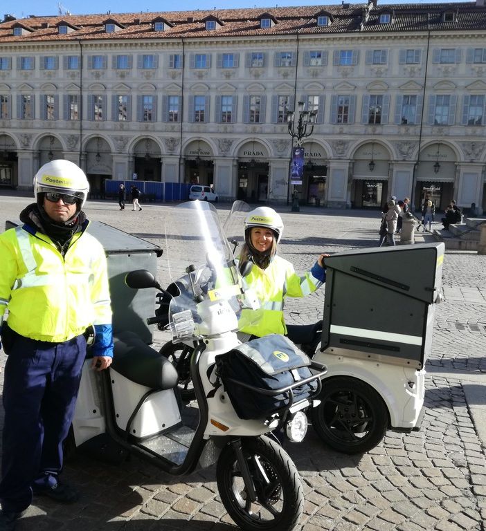 A Torino il postino guarda al futuro. E sale sul triciclo (elettrico)