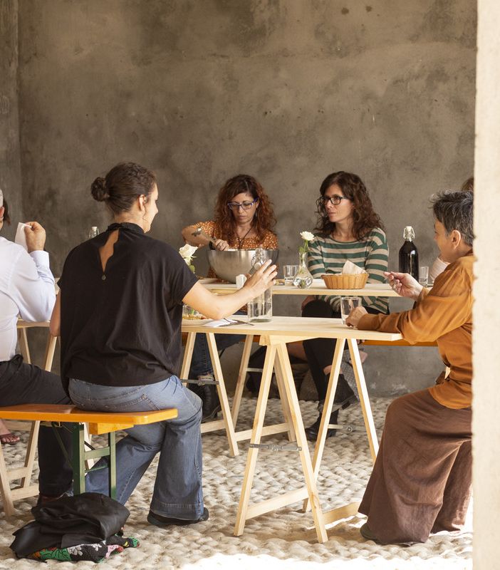 &quot;Riscopriamo lo stare insieme tra cibo e meditazione&quot;: a Moncalieri va in scena il pranzo in silenzio