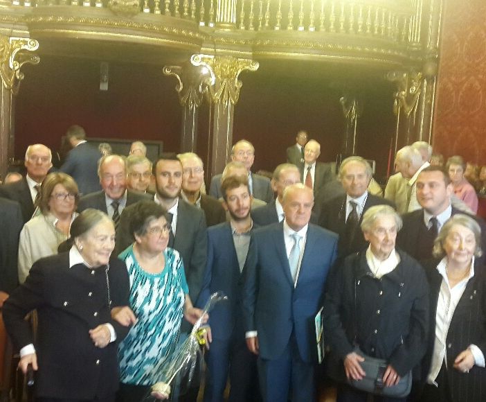 Una vita spesa per gli altri: il Comune premia 15 nonni (Guarda la Fotogallery)