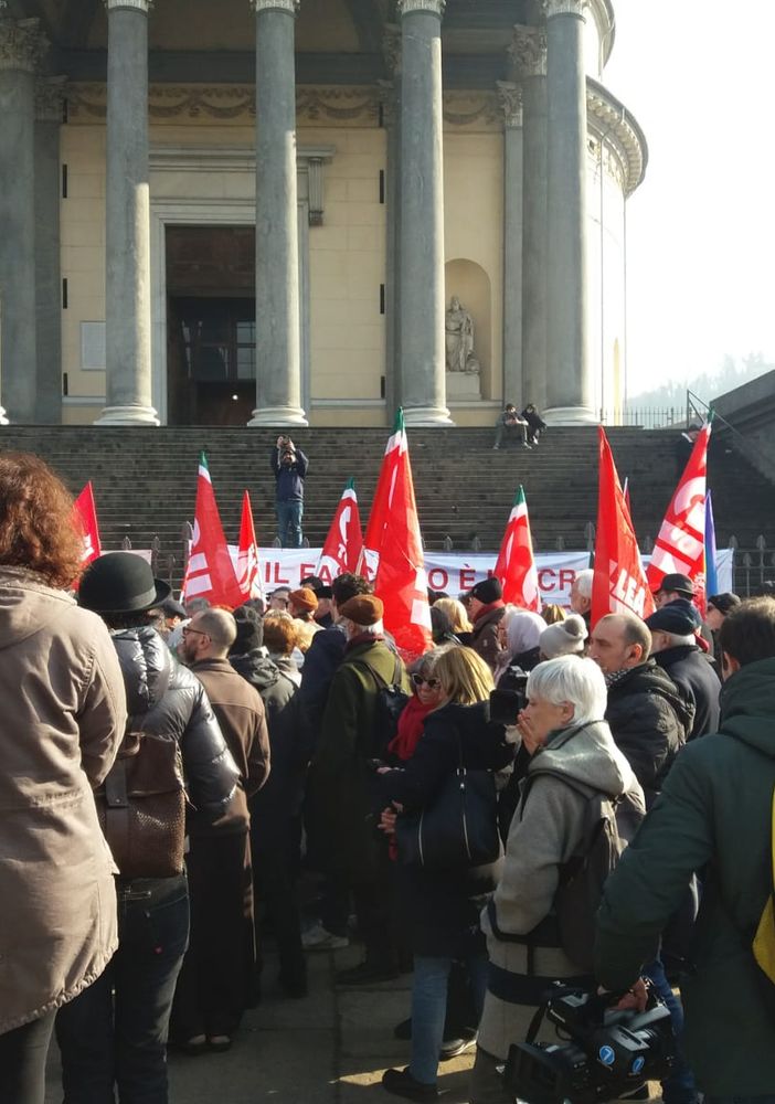 &quot;Fascismo è un virus ancora presente&quot;: alla Gran Madre presidio di solidarietà per la scritta antisemita