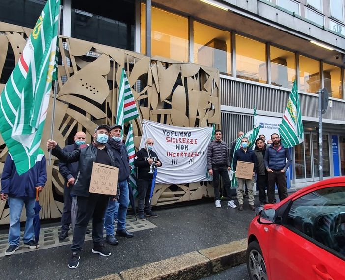 persone che manifestano