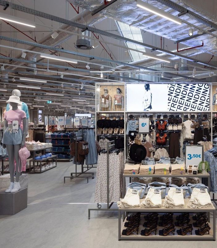 Interno punto vendita Primark (Immagine di Primark - Facebook)