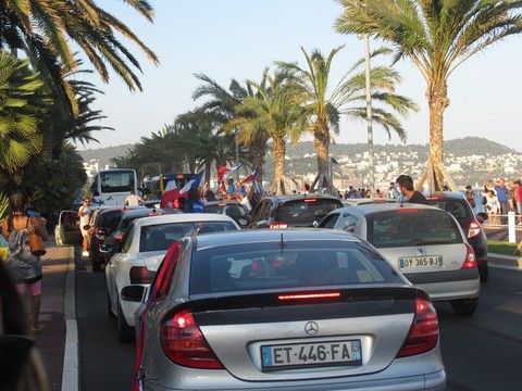 Nizza, la Promenade la sera del 15 luglio