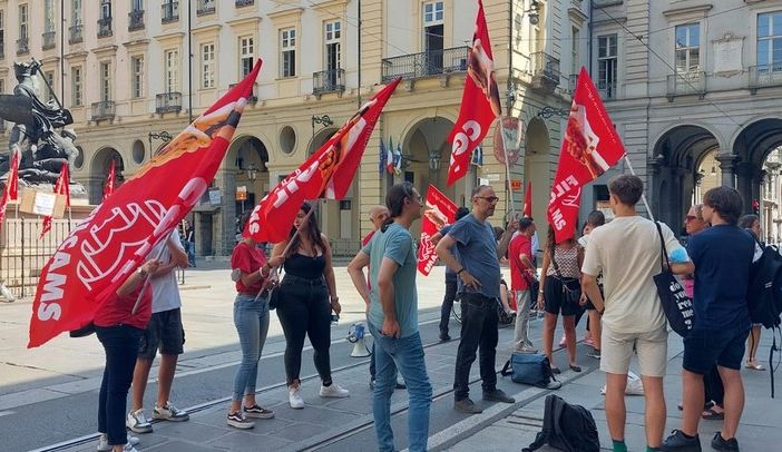 Torino, presidio davanti a Palazzo Civico per il diritto alla casa