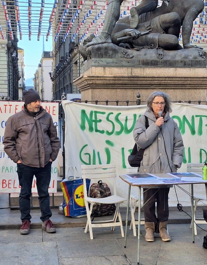 presidio davanti al Comune di Torino