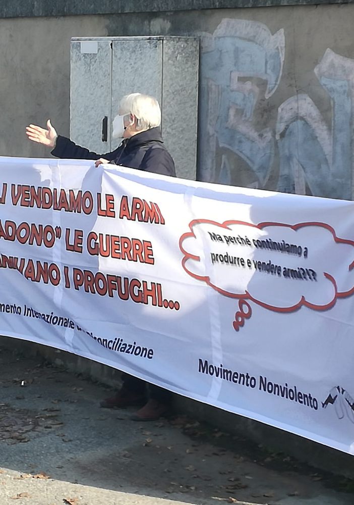 Persone che protestano