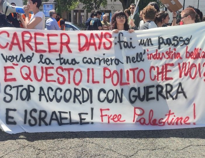 Politecnico, la protesta si sposta ai Career Days contro Leonardo e altre aziende belliche