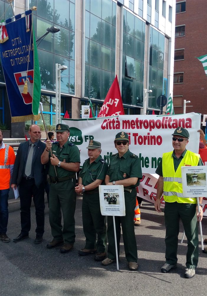 Città metropolitana: conti in rosso e dipendenti in piazza