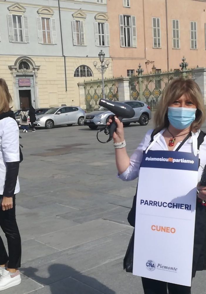 Anche gli artigiani in piazza: &quot;In sicurezza, ma ripartire. Siamo allo stremo&quot;