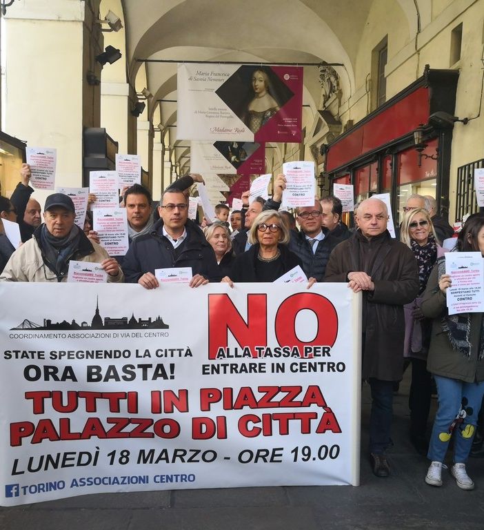 Oggi commercianti, imprese e politici sotto i balconi di Appendino per dire no alla nuova Ztl