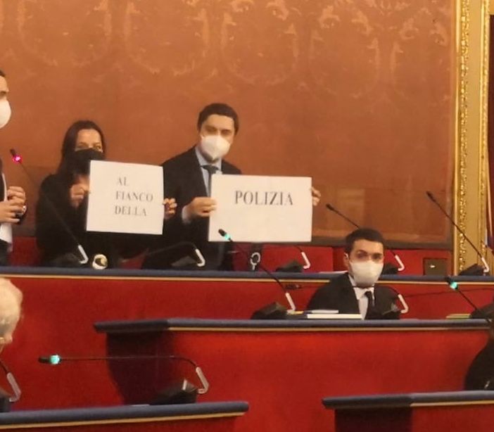 Scontri polizia-attivisti Comala, minoranza contro Rosatelli. Lo Russo: &quot;Piena vicinanza alle forze dell'ordine&quot;