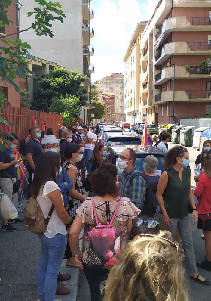 Graduatorie, sicurezza sanitaria, trasporti: l'allarme dei sindacati di base sulla scuola