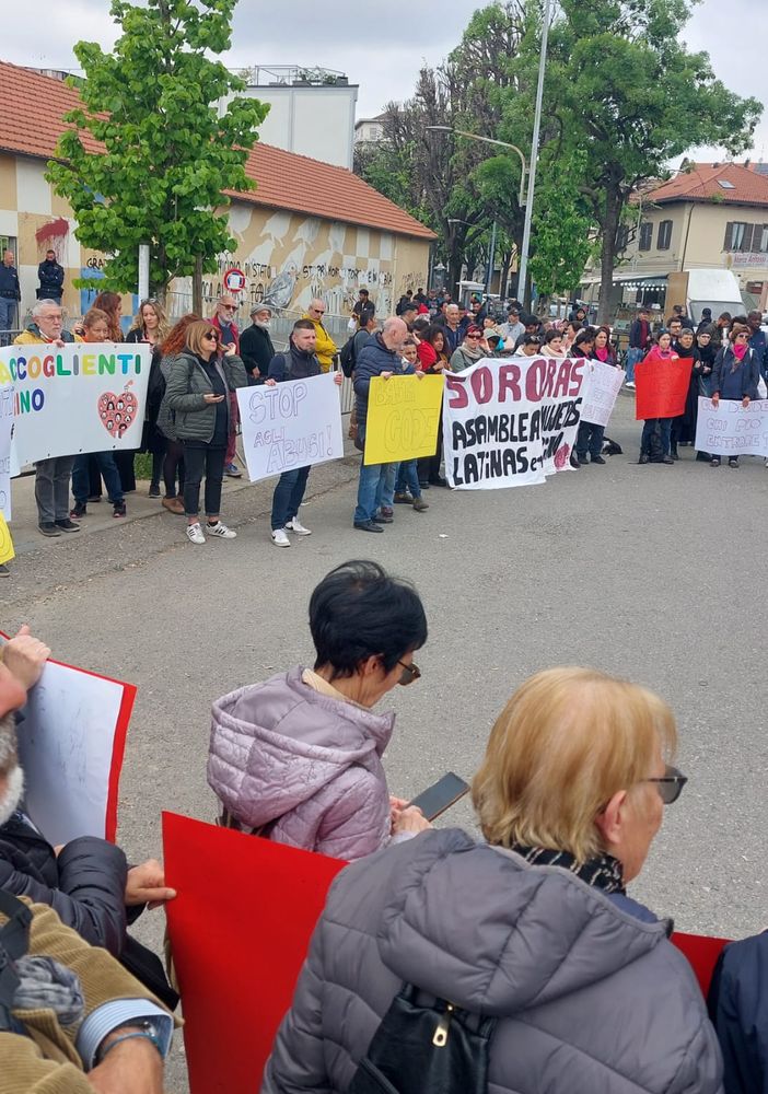 protesta Ufficio Immigrazione