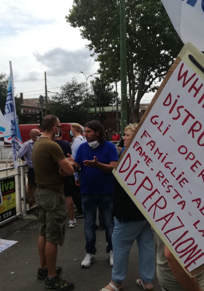 Embraco, la disperazione dei lavoratori di fronte al fallimento: &quot;Non abbiamo più nemmeno la speranza&quot; [VIDEO]